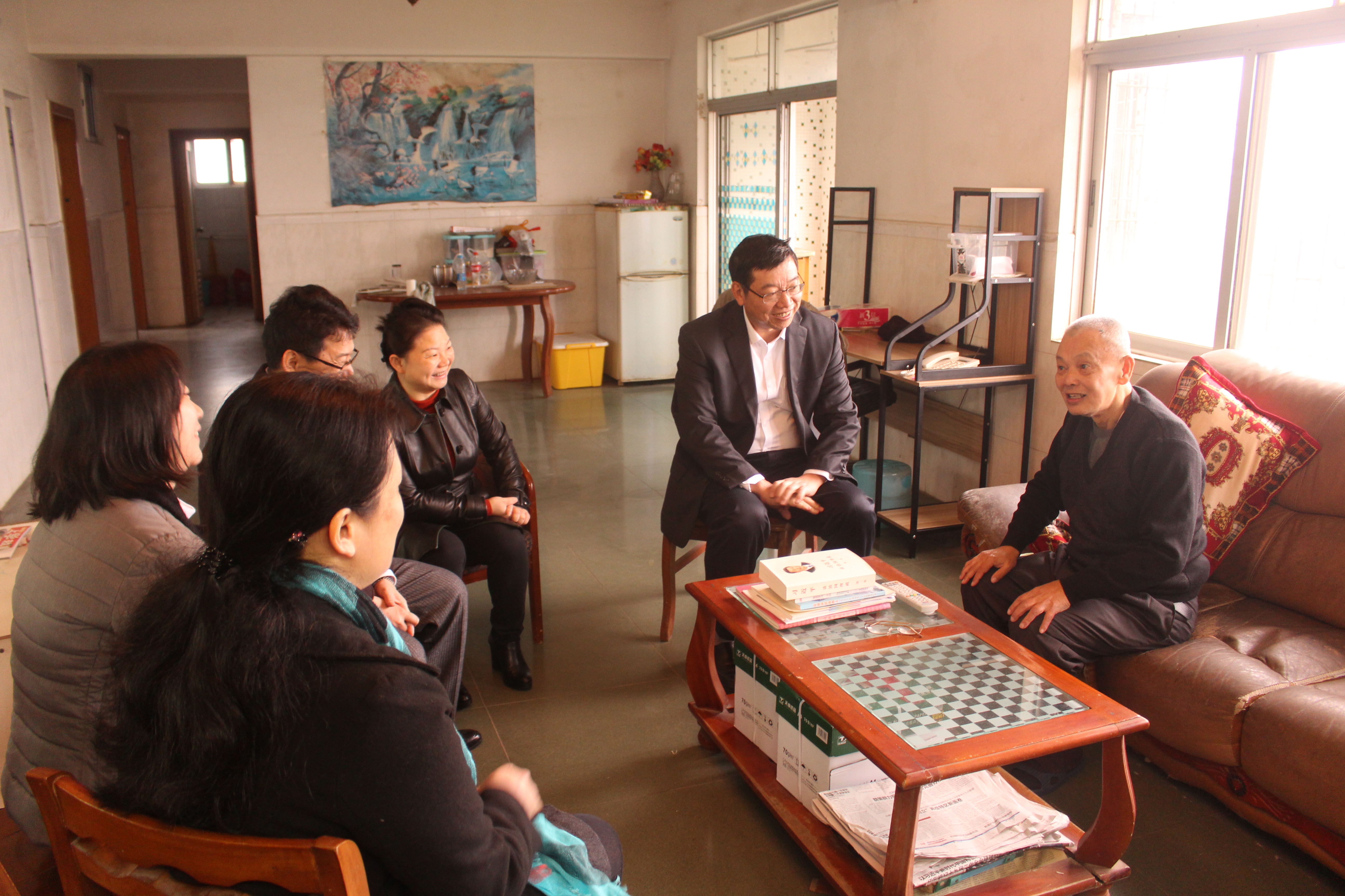 У�쵼�߷�ο���롢����У�쵼�����ѵ�Ա�ɲ�����ְ��