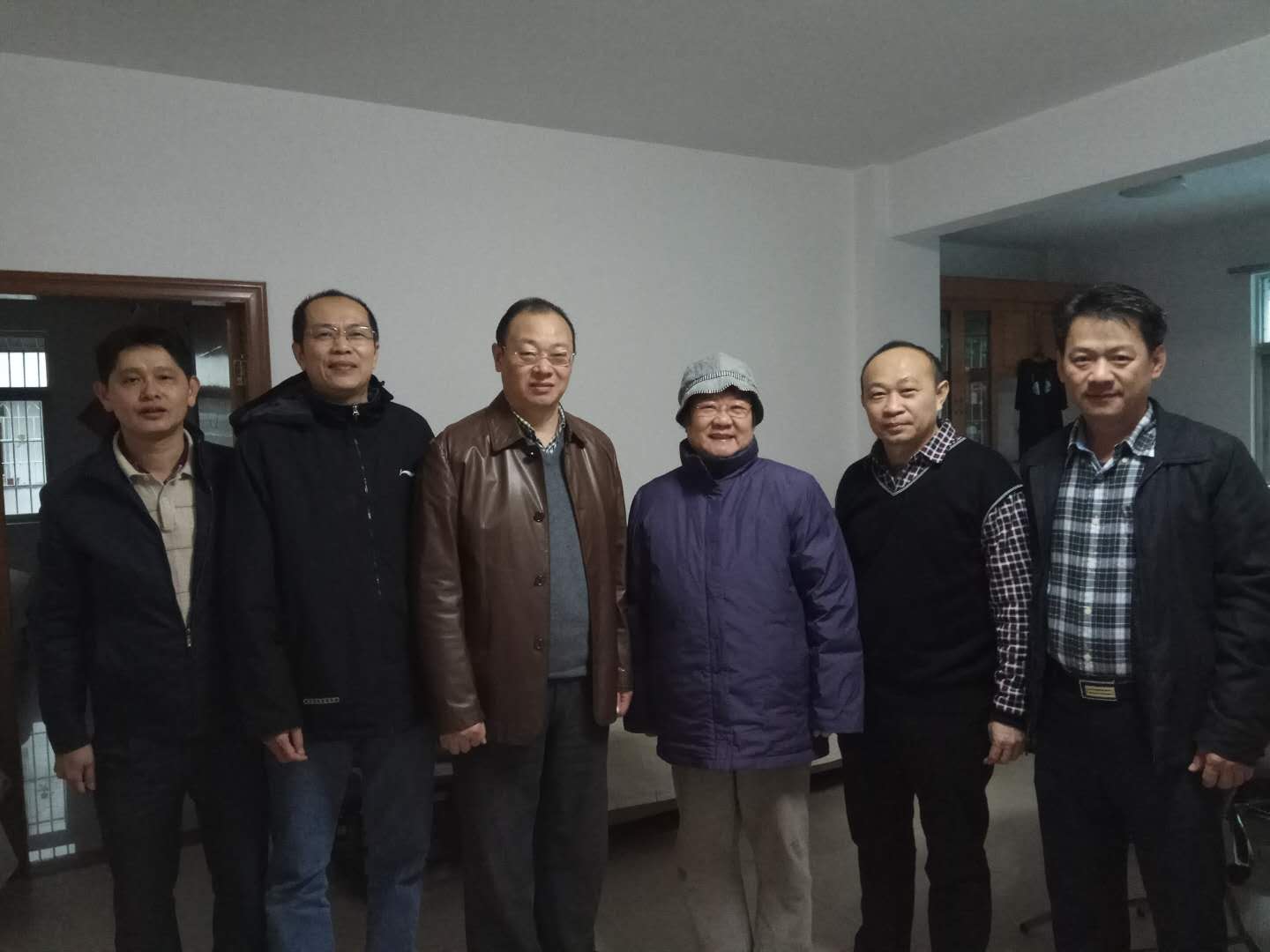 У�쵼�߷�ο���롢����У�쵼�����ѵ�Ա�ɲ�����ְ��